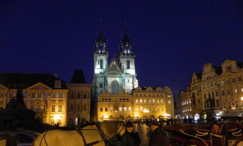 Qadimgi Praga ertaklari Devorlar, ko'priklar va cherkovlar haqidagi hikoyalar
