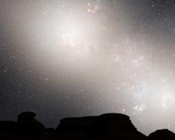 Çfarë ndodh kur galaktikat përplasen?